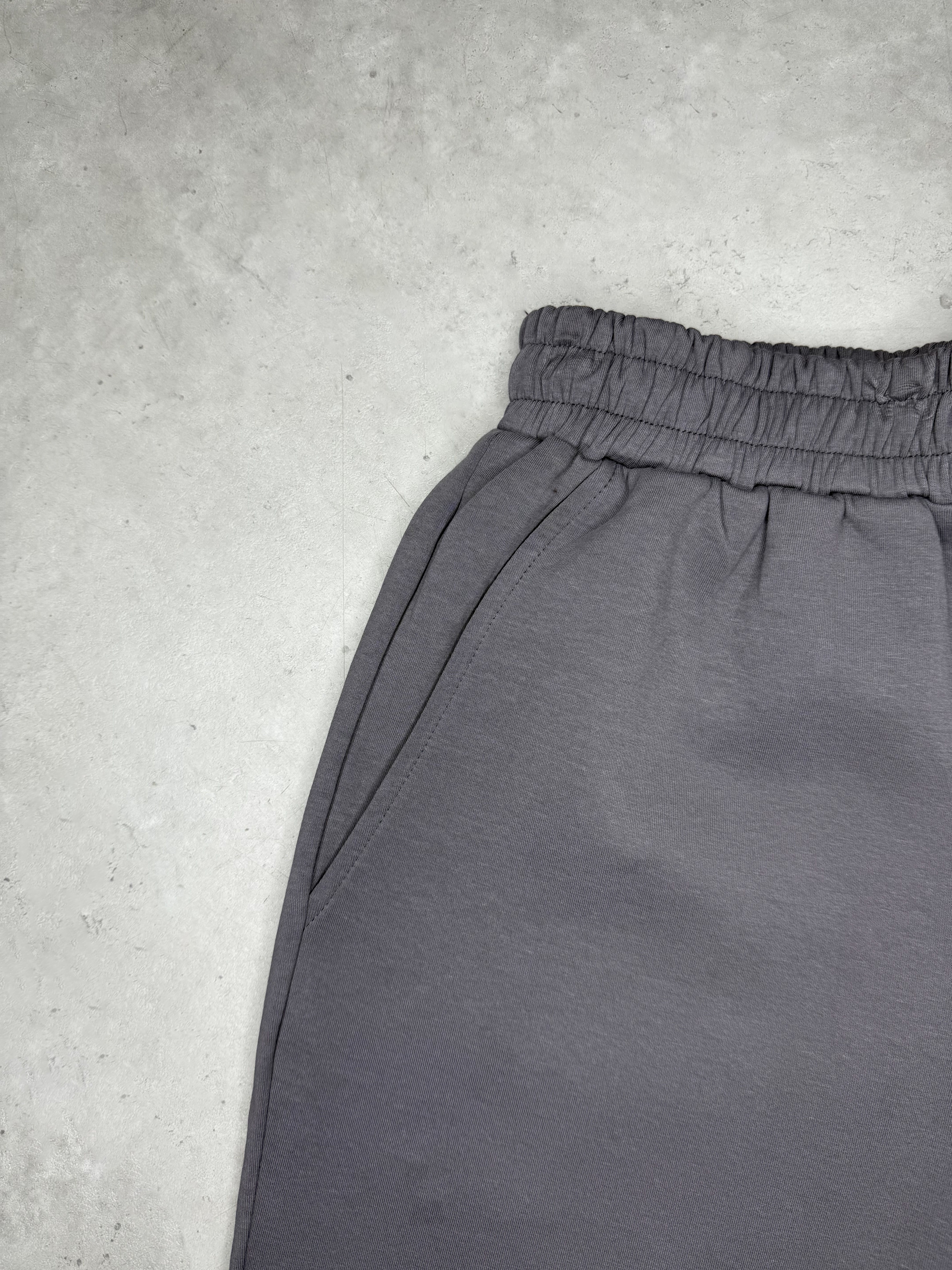 Exceed Luxe Relaxed Short - Dark Grey