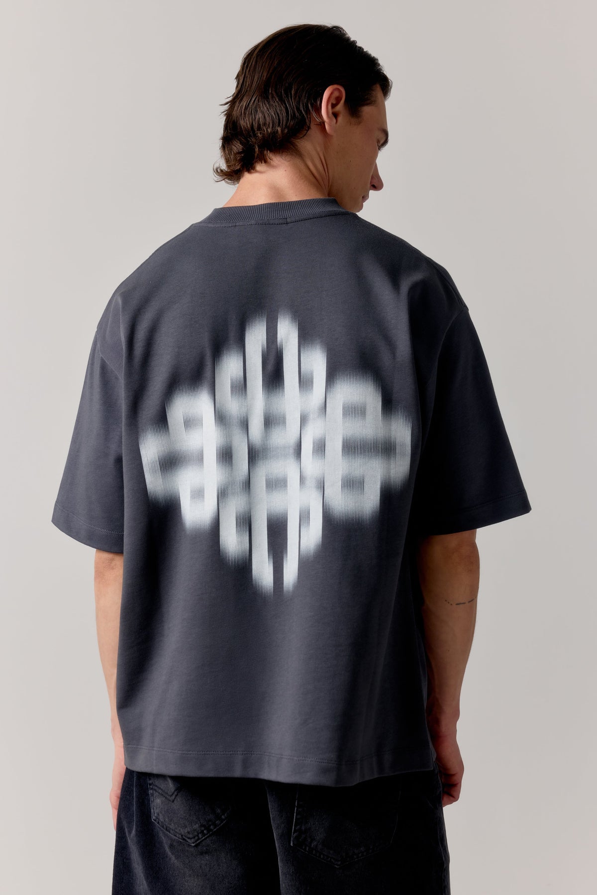 Couture Club Motion Blurred Emblem T-Shirt - Charcoal