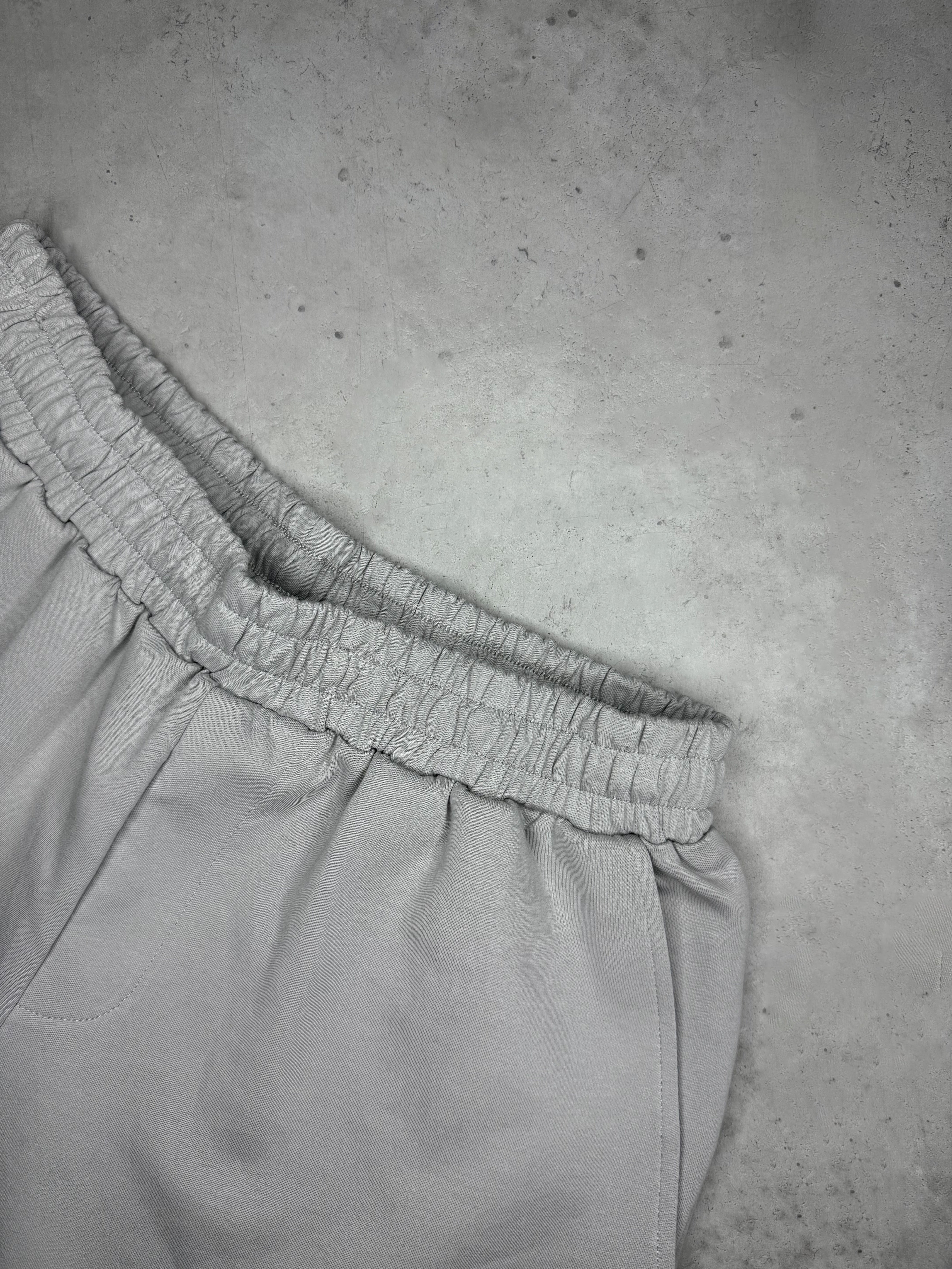 Exceed Luxe Relaxed Short - Stone