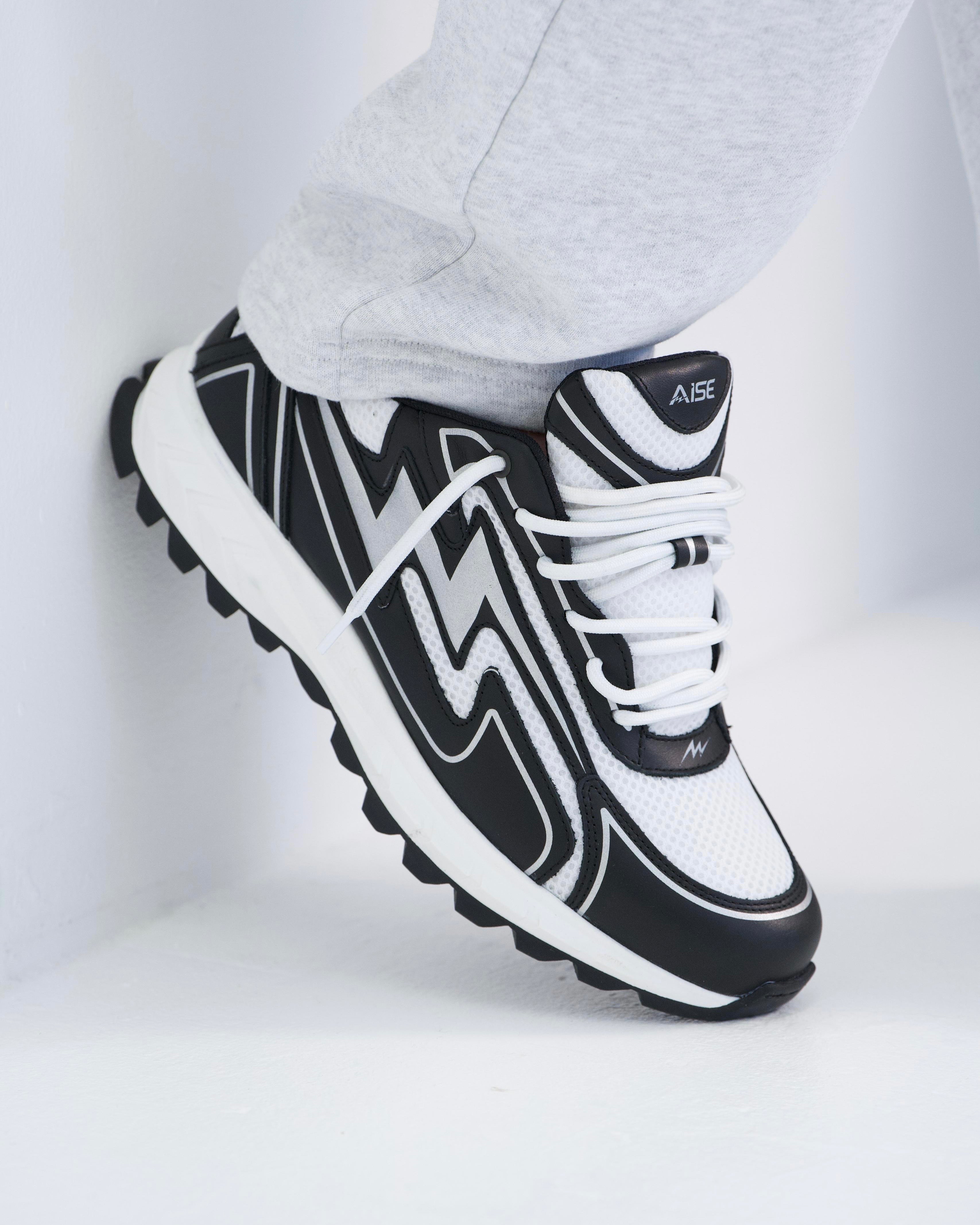 Aise Cosmo Runner Oreo (Exceed Exclusive)