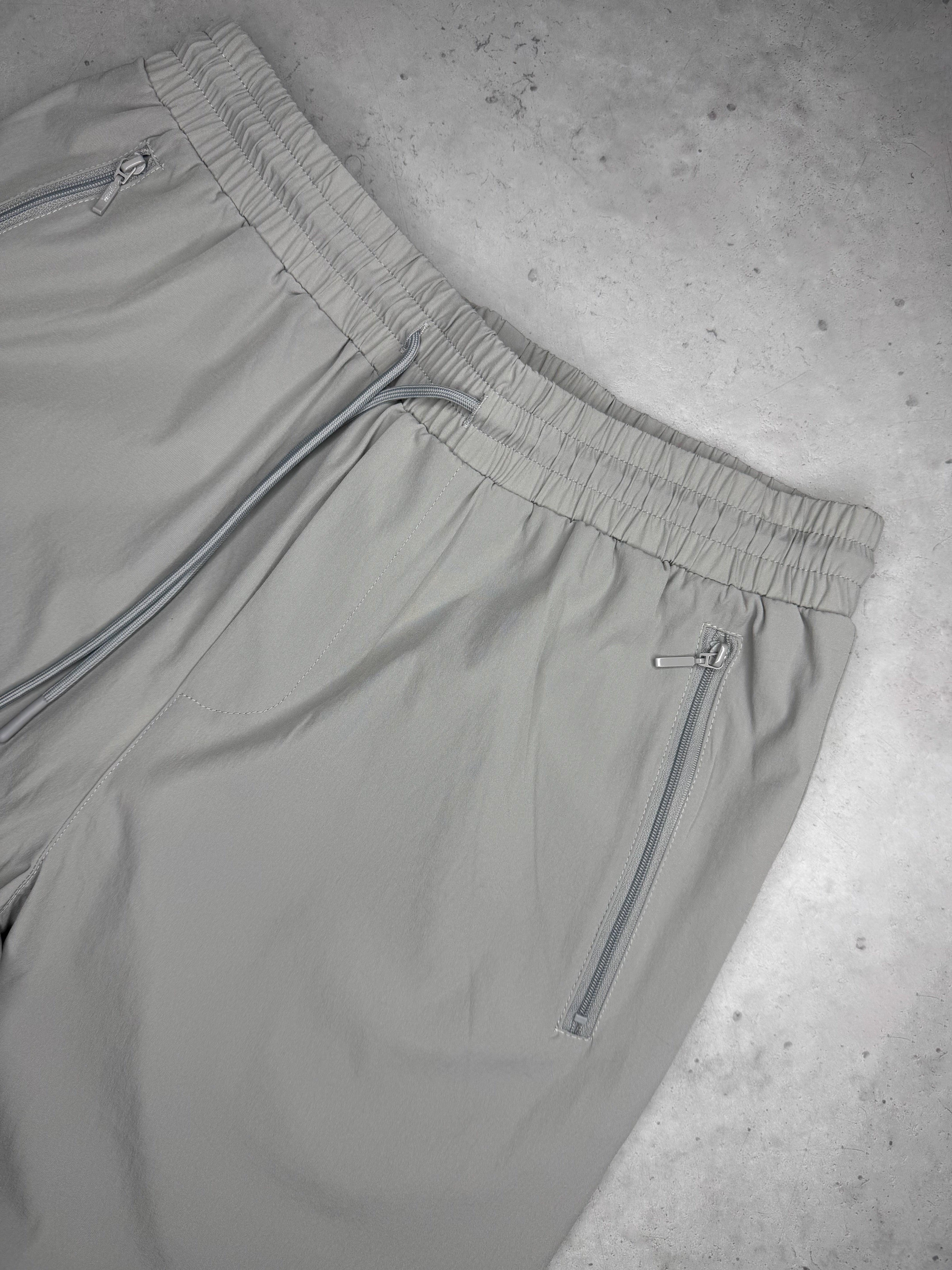 Exceed Tech Pant - Light Grey