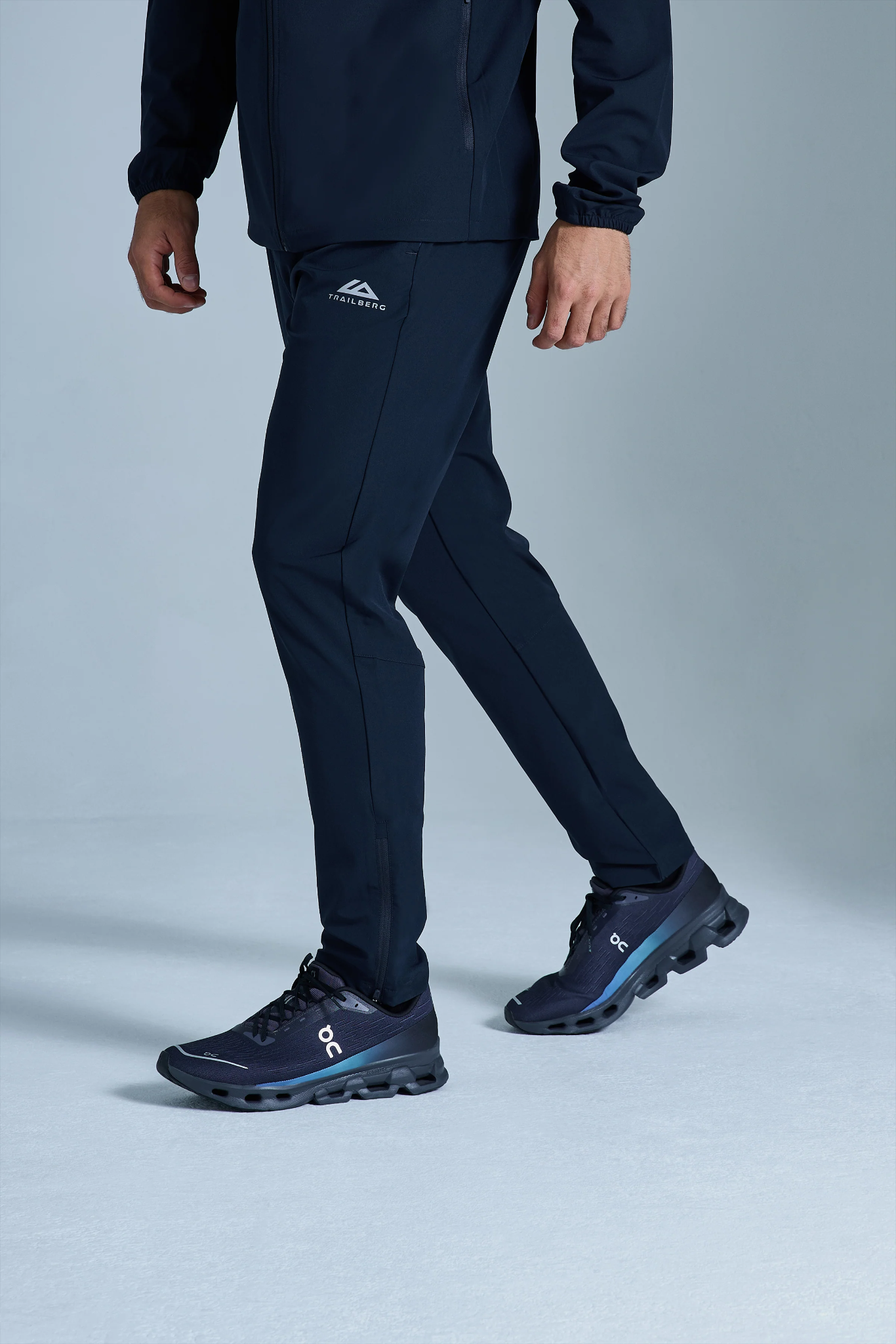 Trailberg AW25 Cloud Tracksuit - Deep Ocean/Chroma Blue