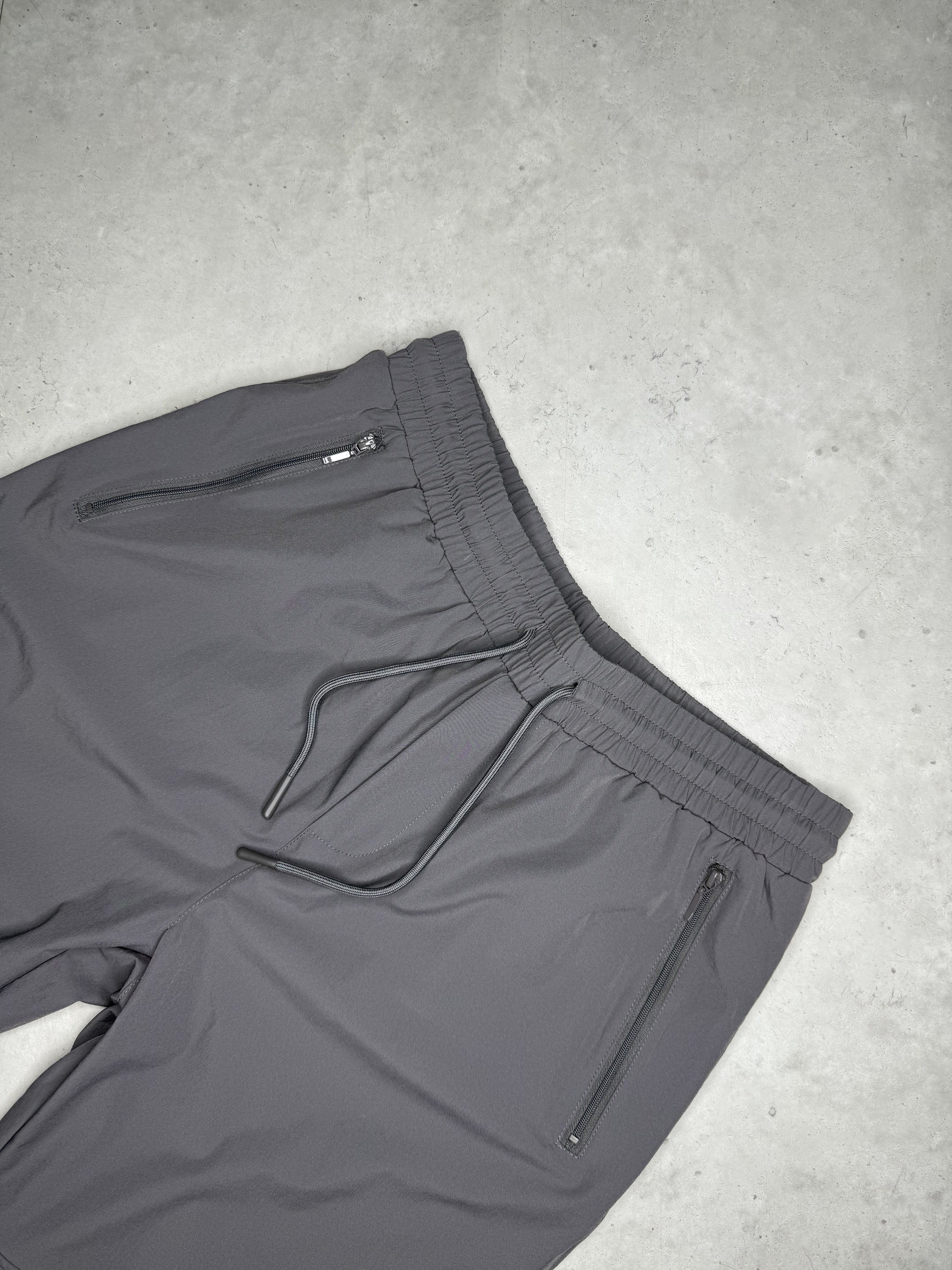 Exceed Tech Pant - Dark Grey