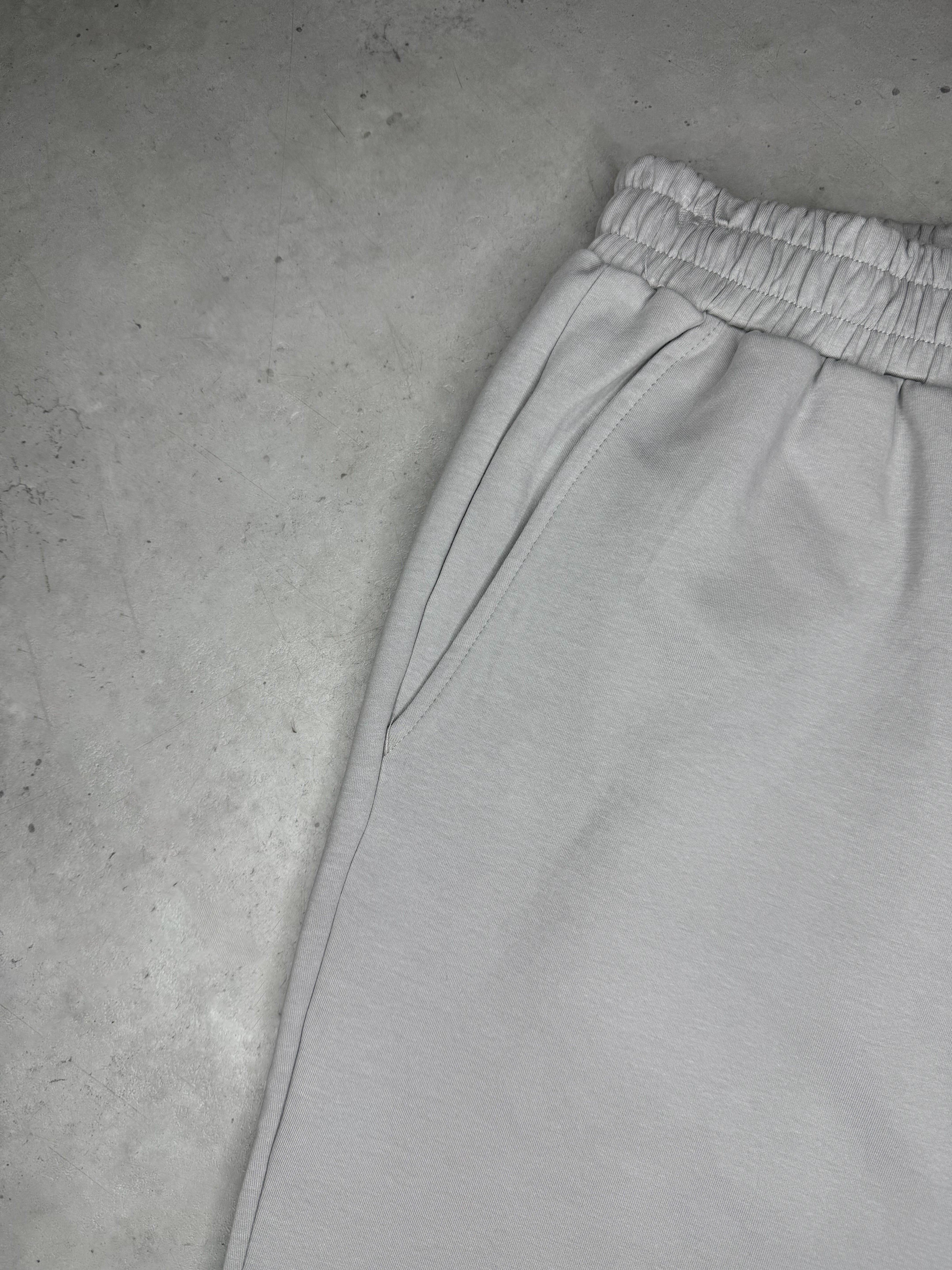 Exceed Luxe Relaxed Short - Stone