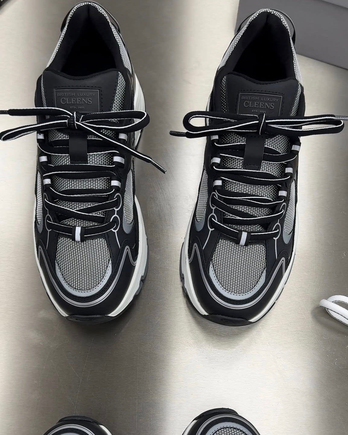 Cleens Pulse Runner Graphite