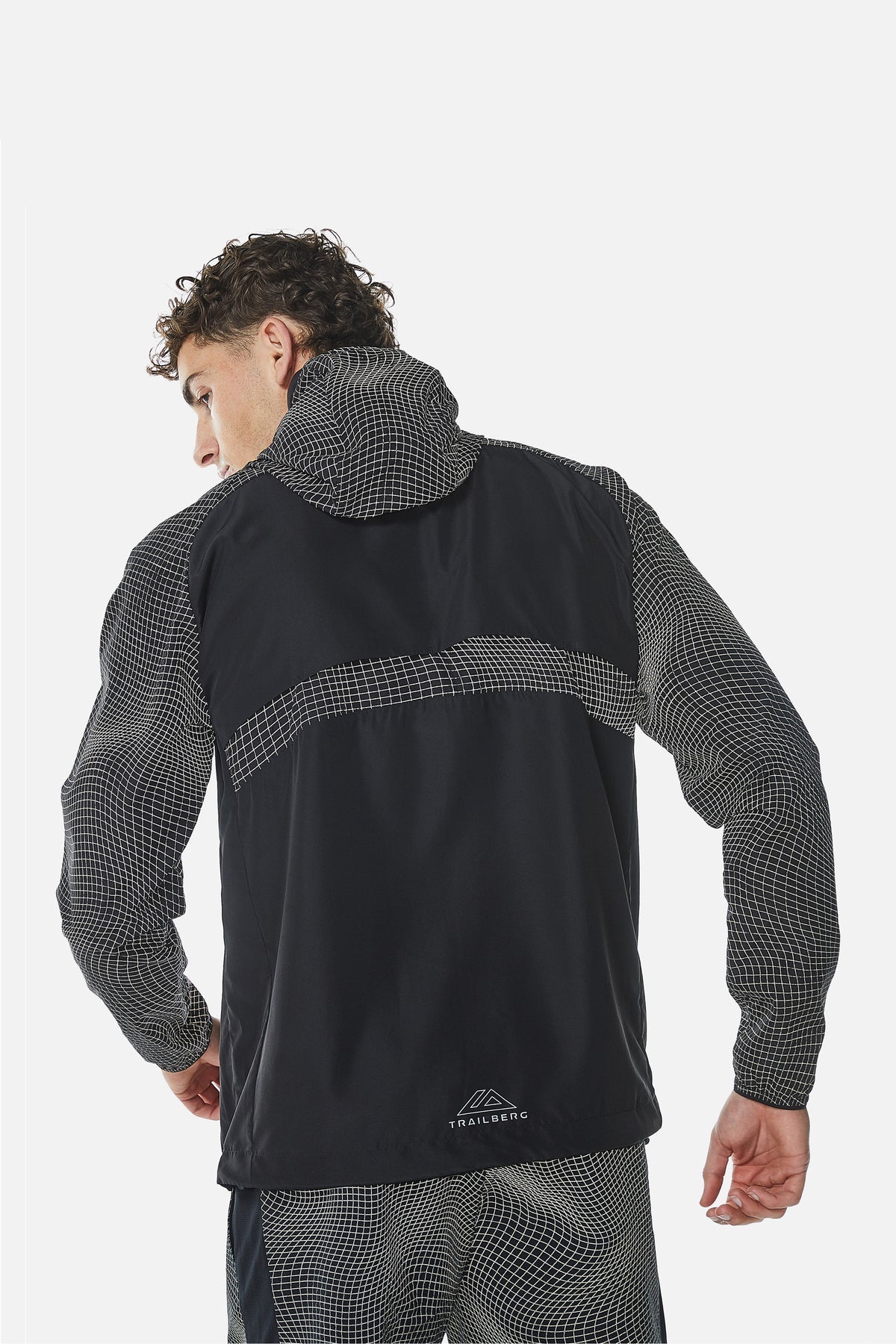 Trailberg Aspect Windbreaker - Black
