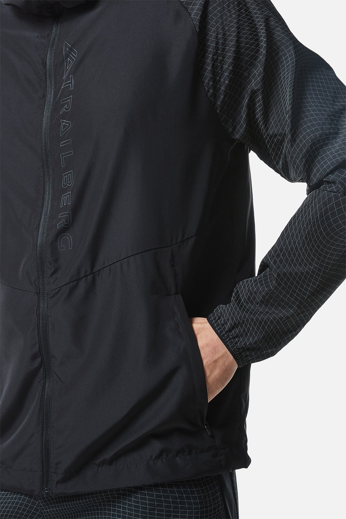 Trailberg Aspect Windbreaker - Black
