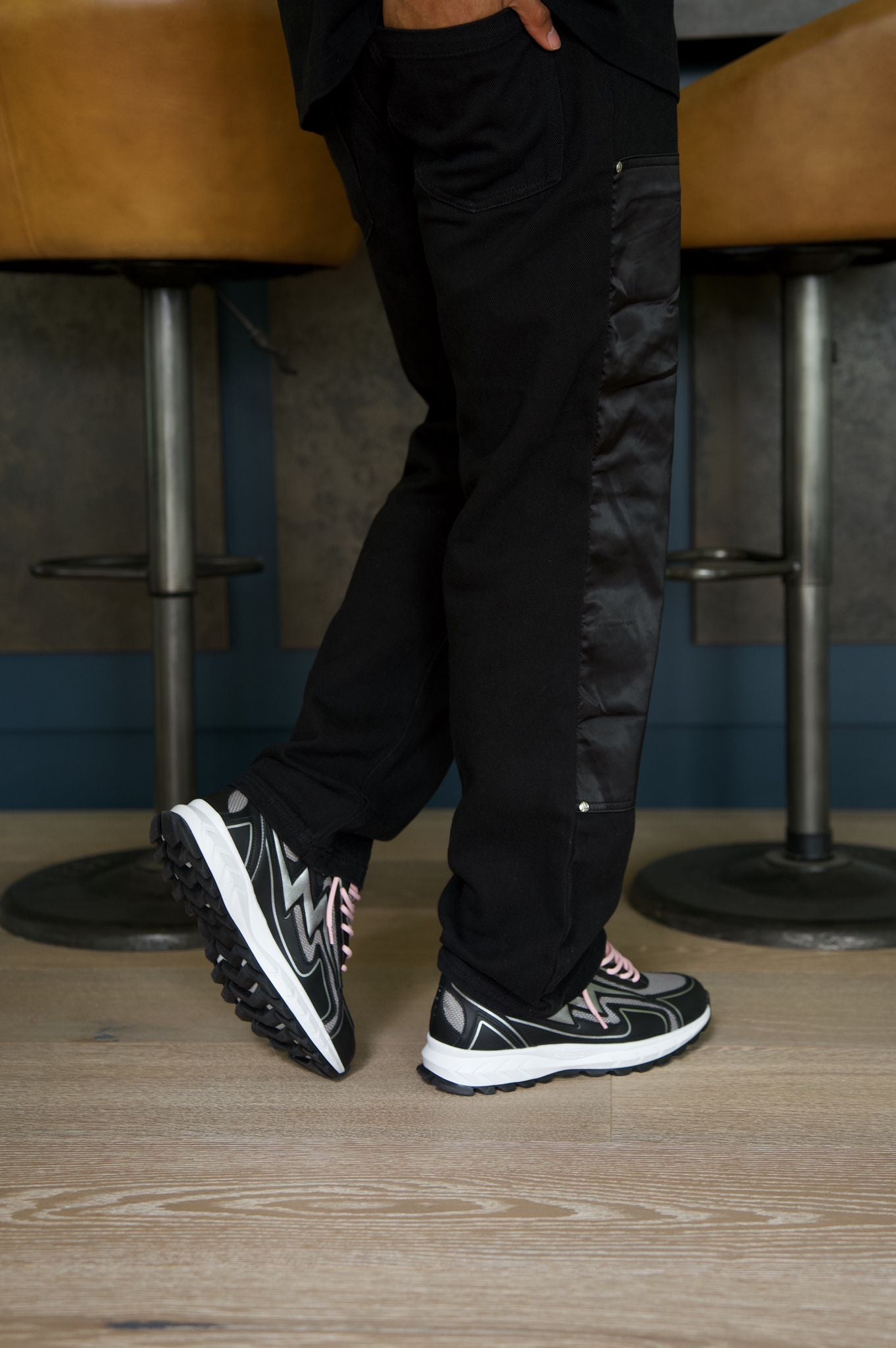 Aise Cosmo Runner Miami Pink