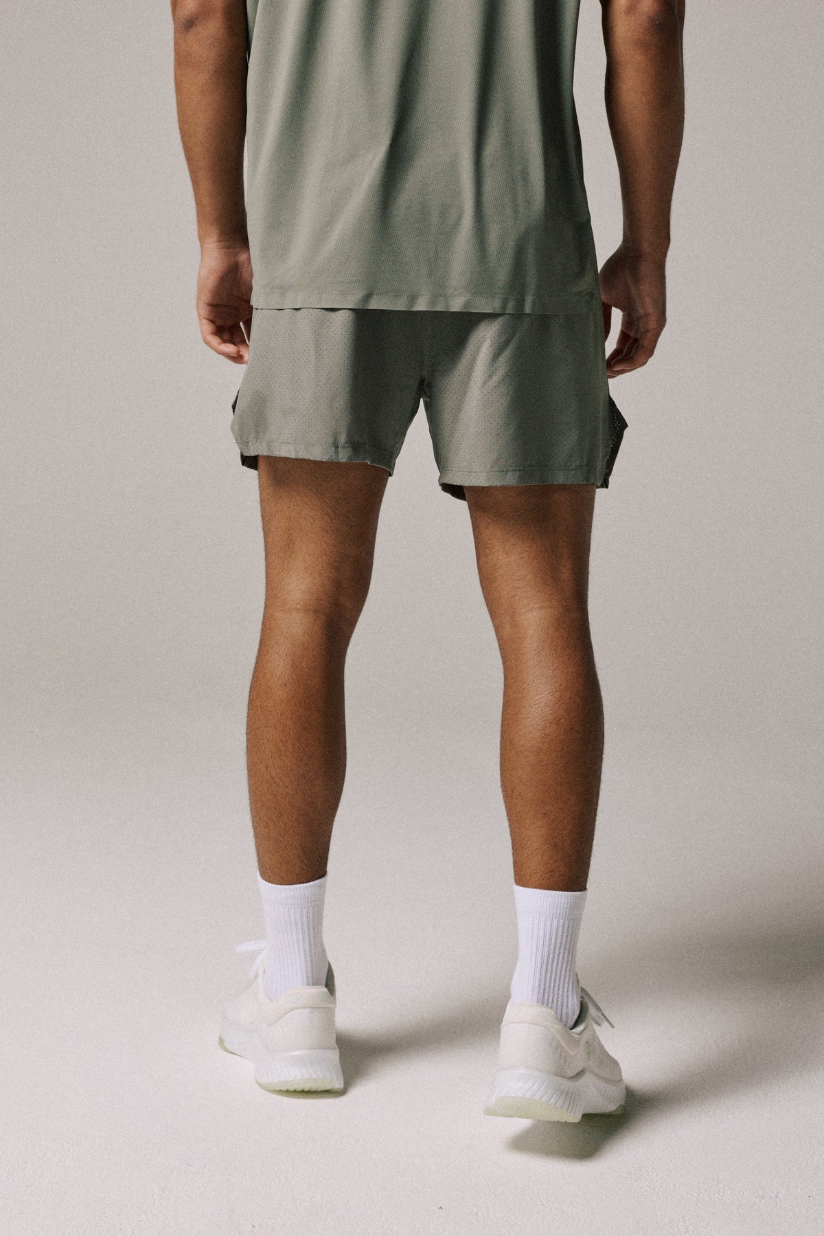 Condition Aero Short Silver Sage