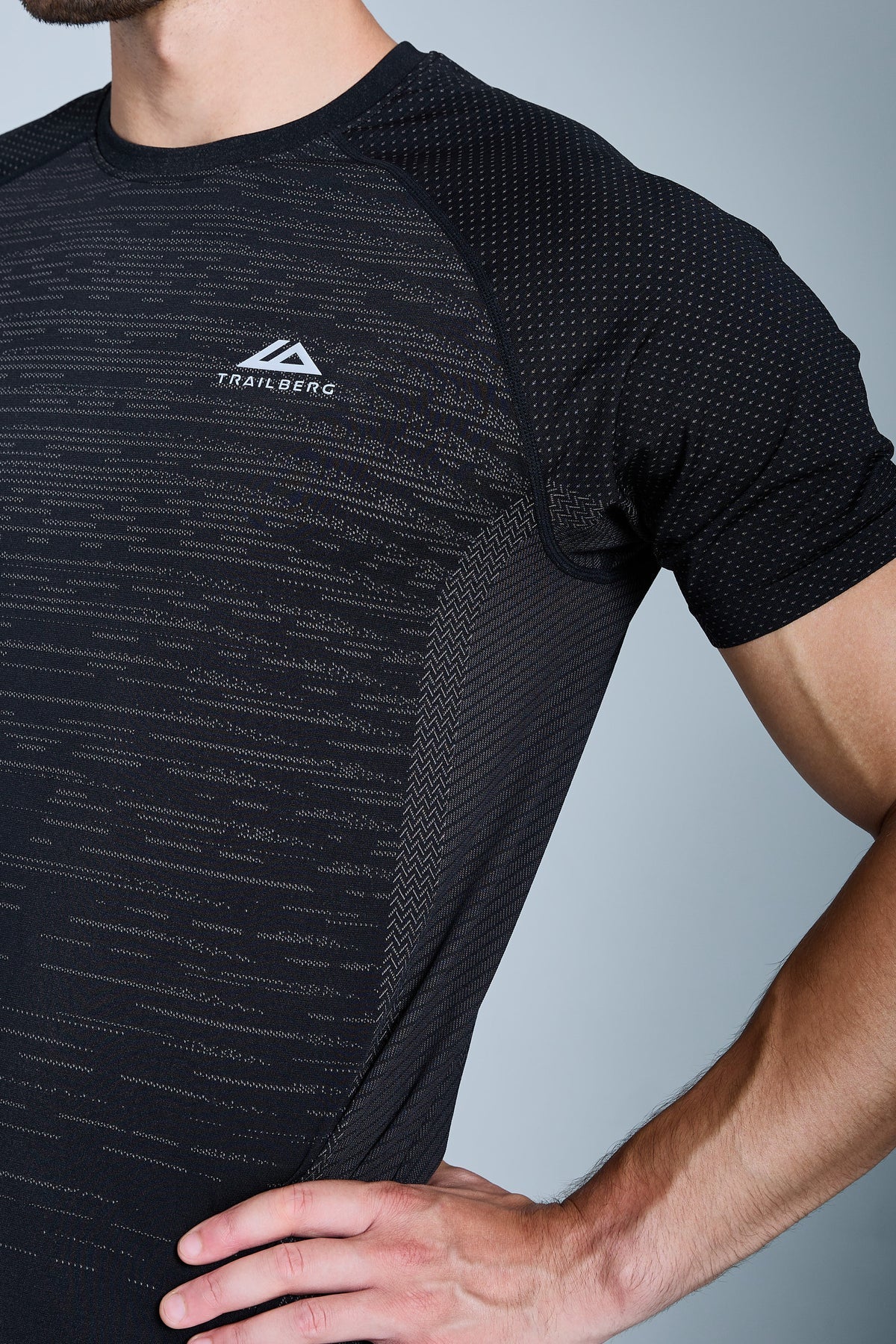 Trailberg Form Seamless Tee - Black / Moon Grey