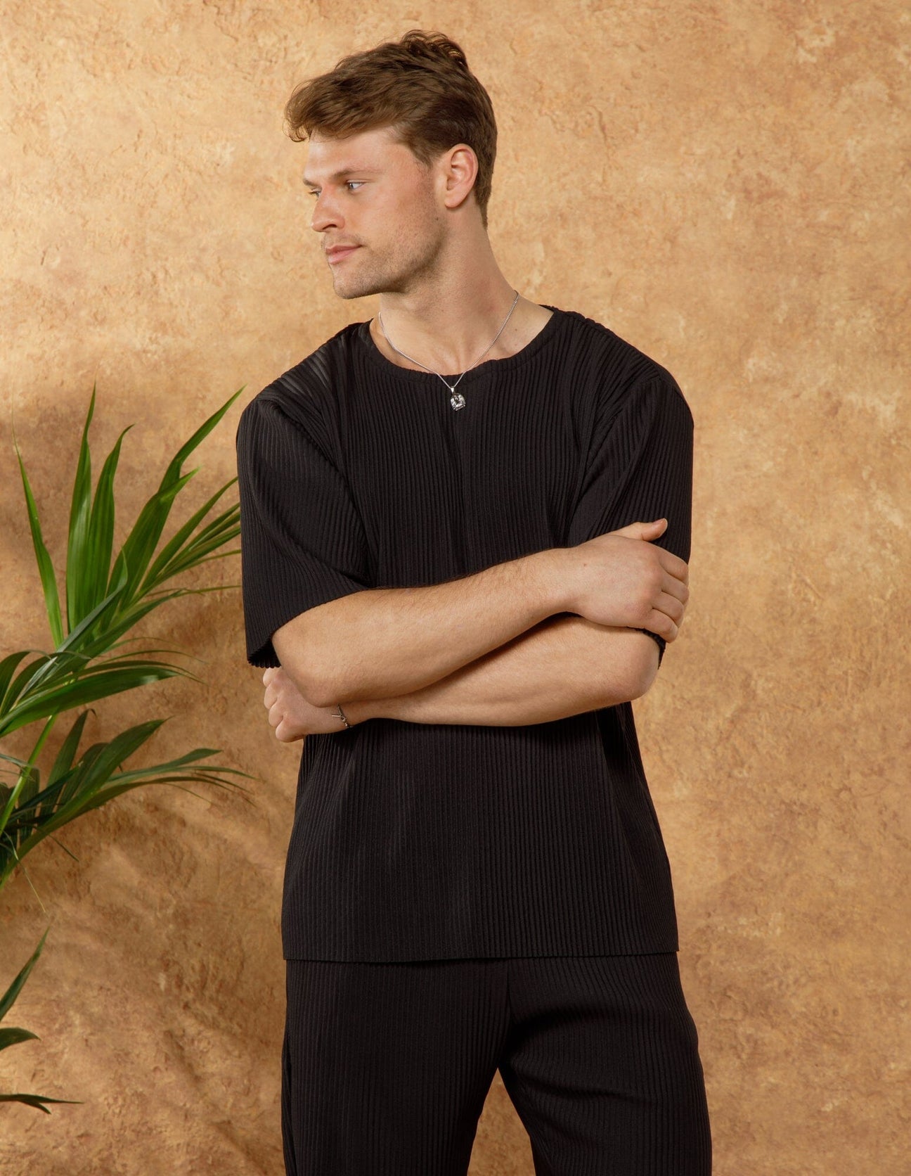 Bélier Relaxed Pleated T-Shirt Black