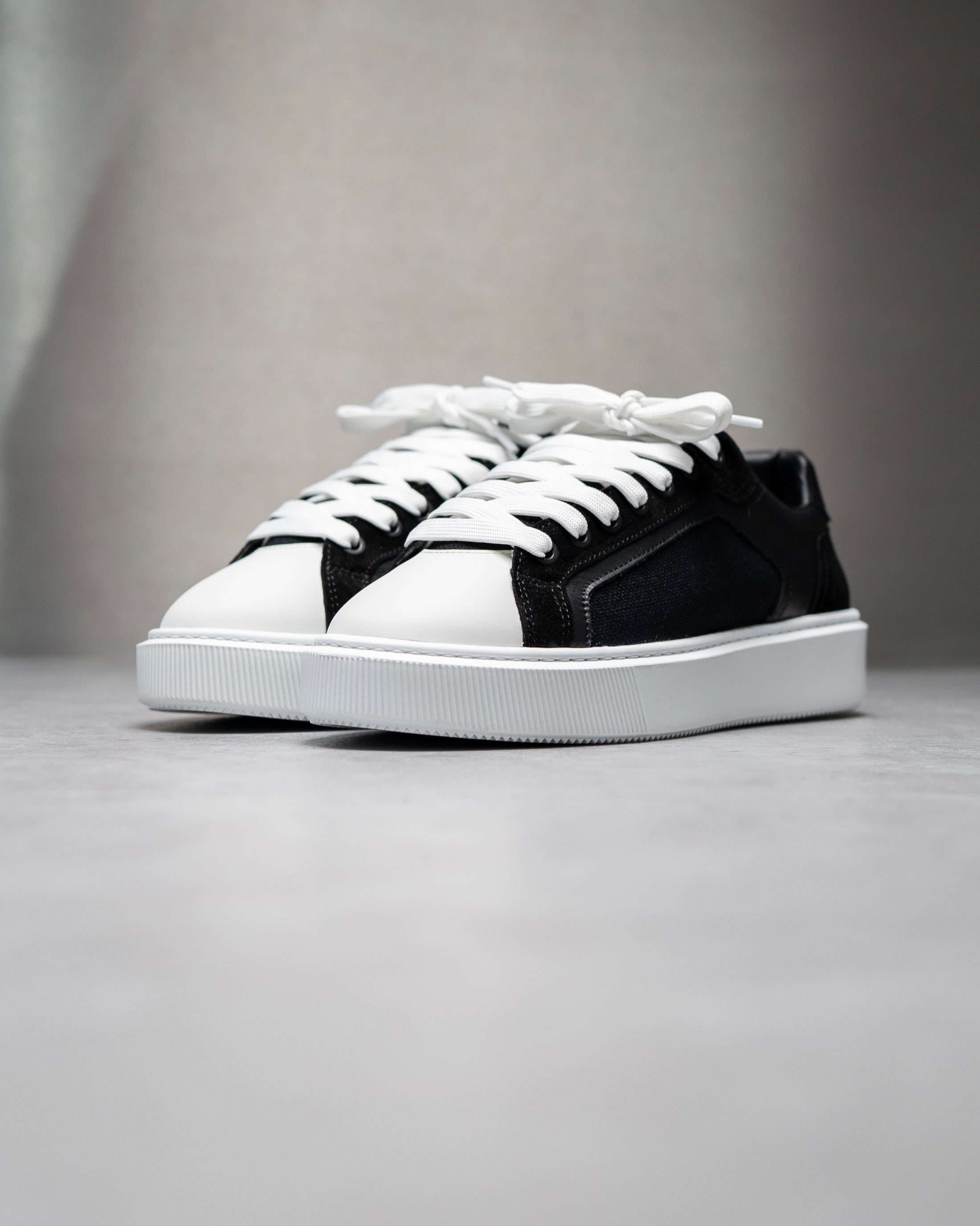 Blaekh Staple Sneaker Black/White