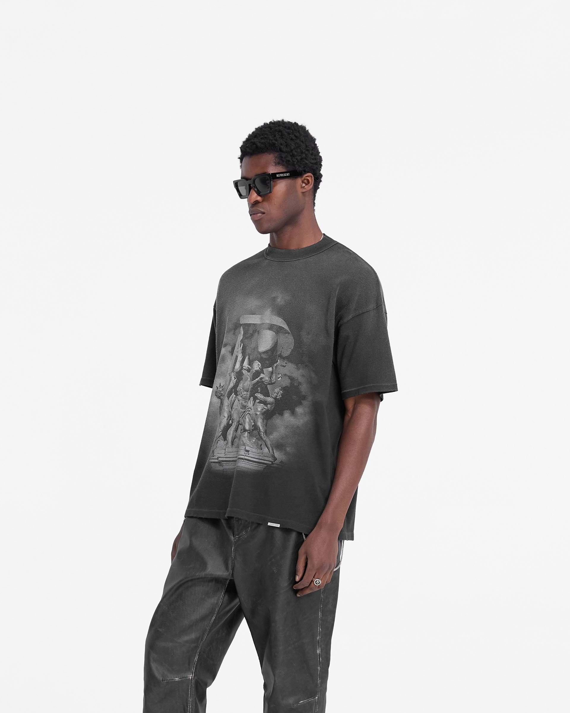 Represent Atlas T-shirt Stained Black