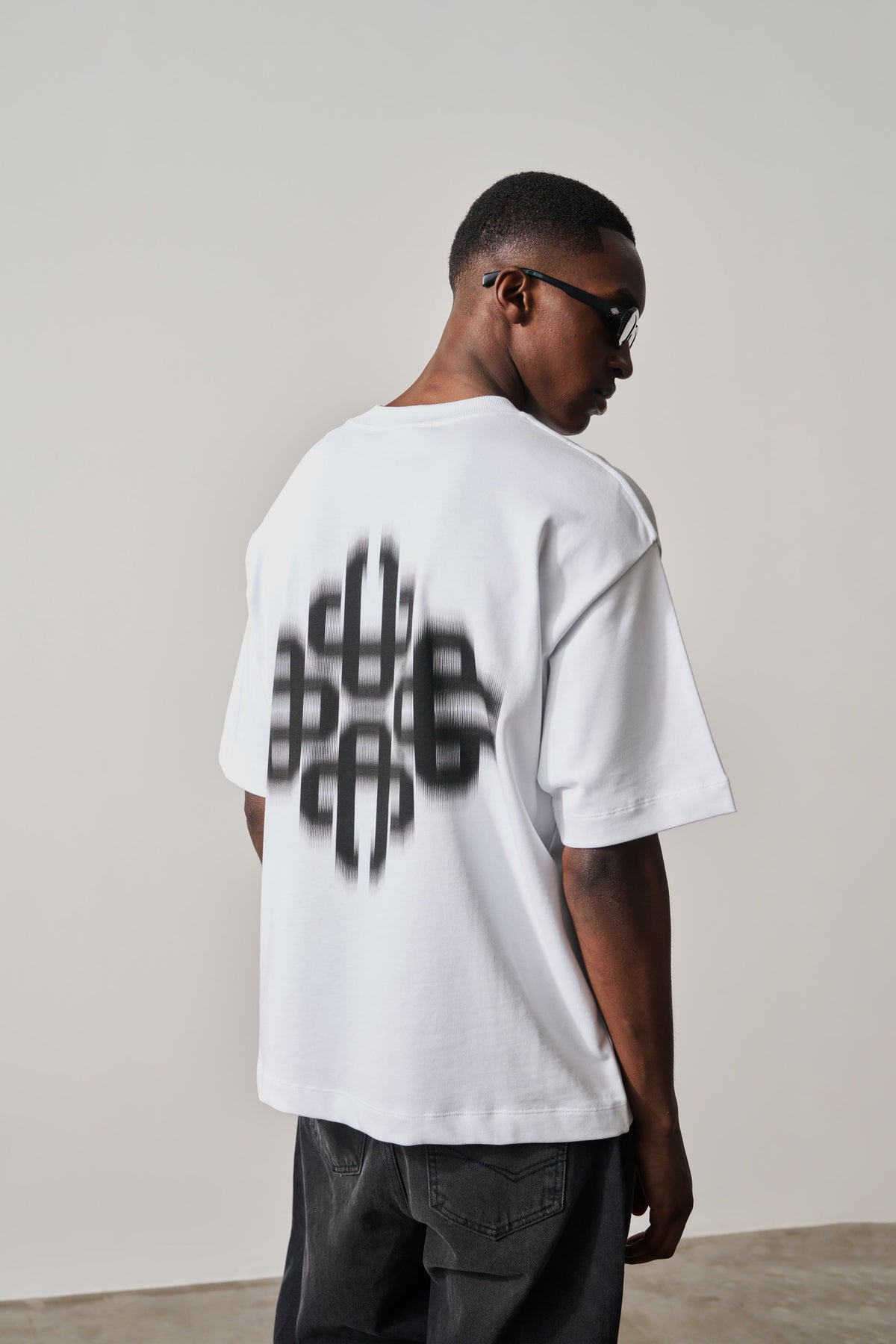 Couture Club Motion Blurred Emblem T-Shirt - White Black
