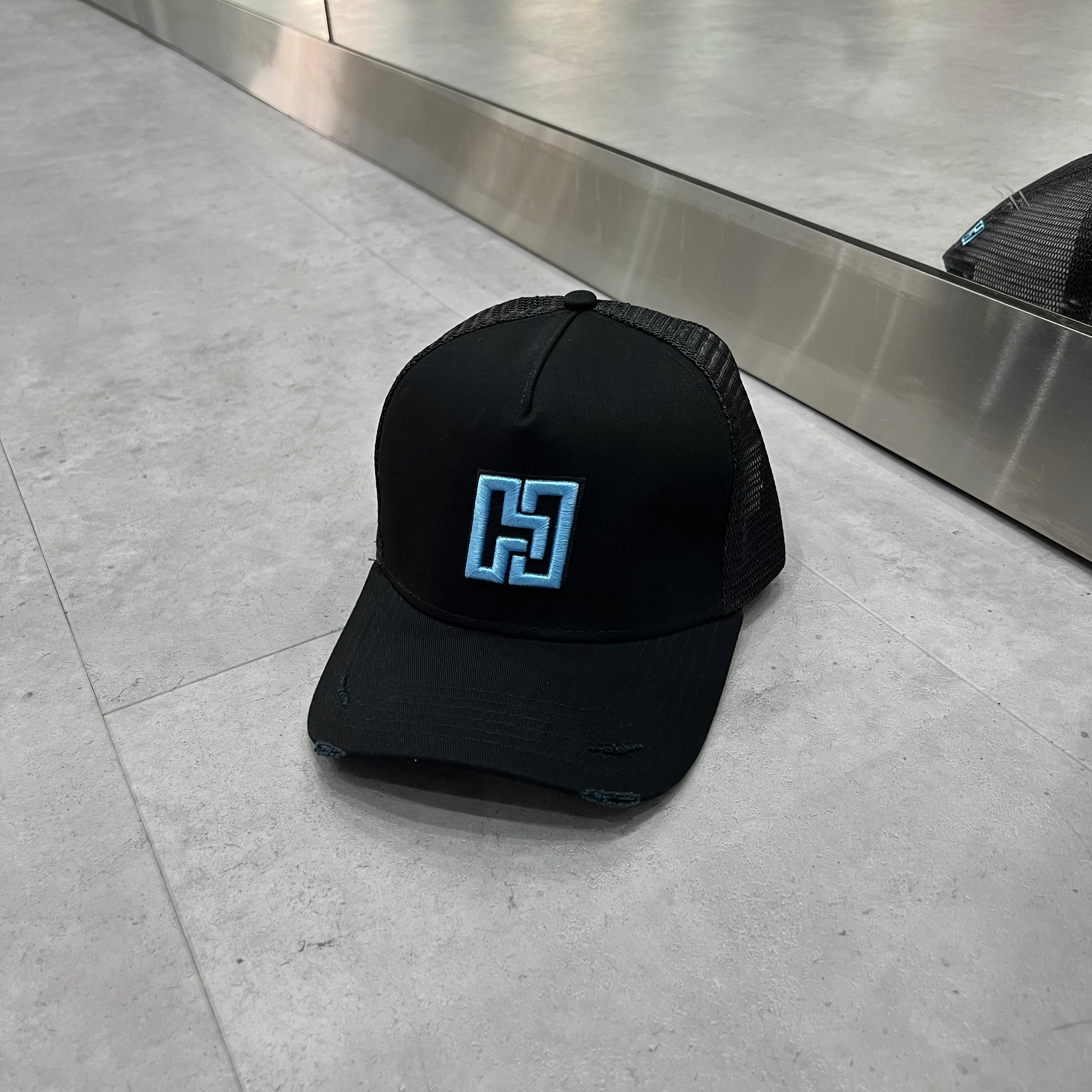 Hierarchy Trucker Cap Black / Uni Blue H